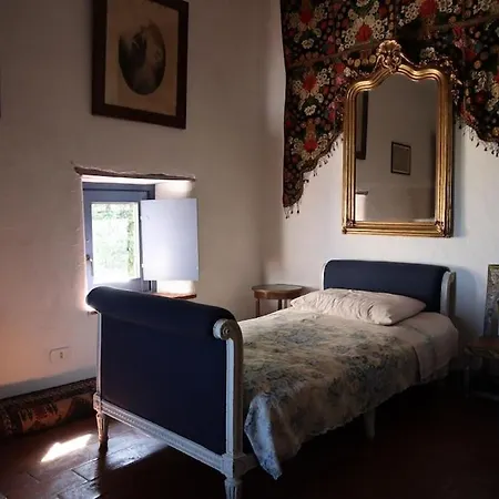 Villa Casale La Madeleine, Intera Villa, 10 Posti