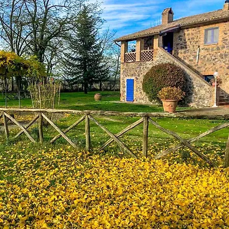 Villa Casale La Madeleine, Intera Villa, 10 Posti
